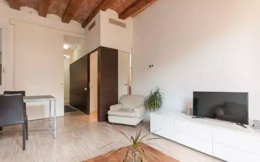 Arc De Triomf 2 bed with Balcony