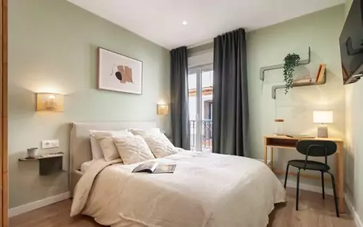 Modern Central Large Apartment