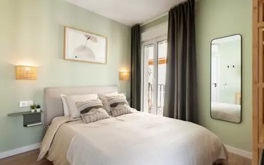 Modern Central Large Apartment